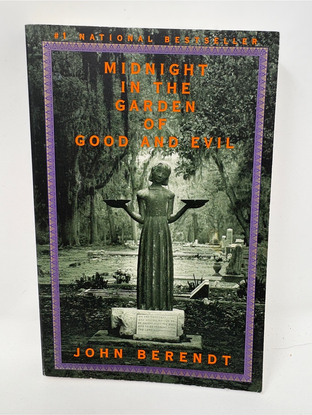 Midnight in the Garden of Good and Evil by John Berendt